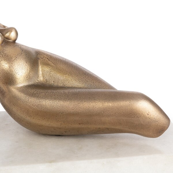 Rhea Sculpture Macro 3